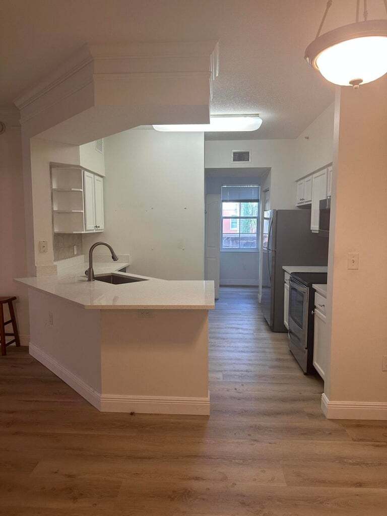 Building Photo - 9905 Baywinds Dr