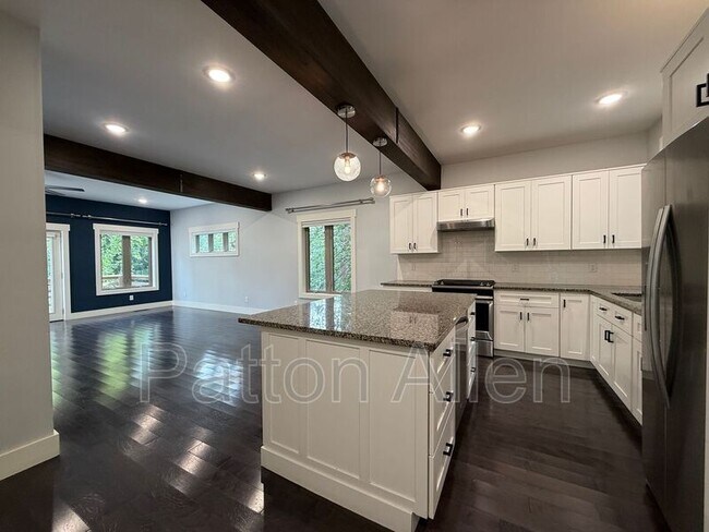 Building Photo - 92 Hibriten Dr