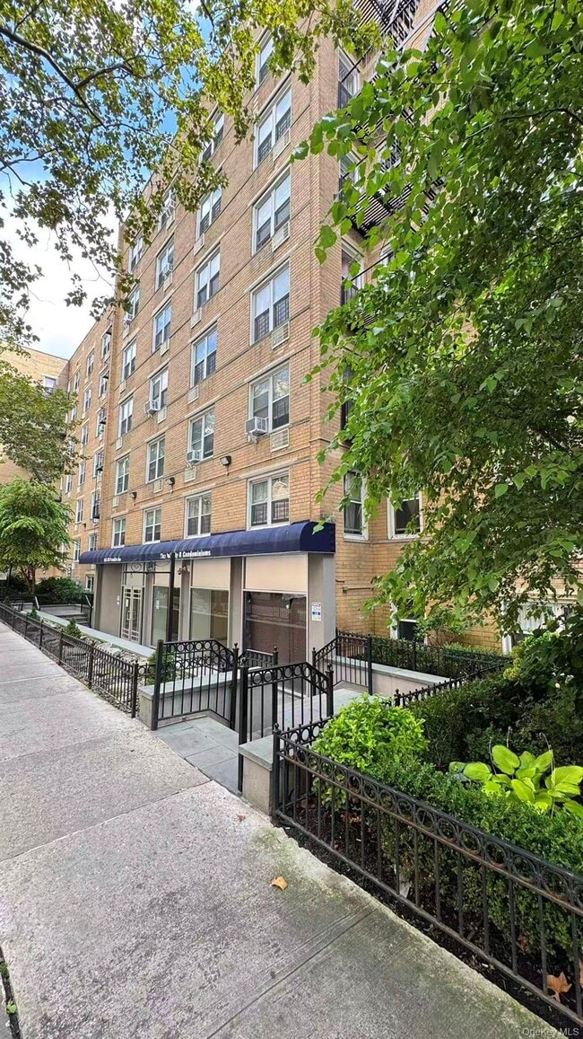 Primary Photo - 142-20 Franklin Ave