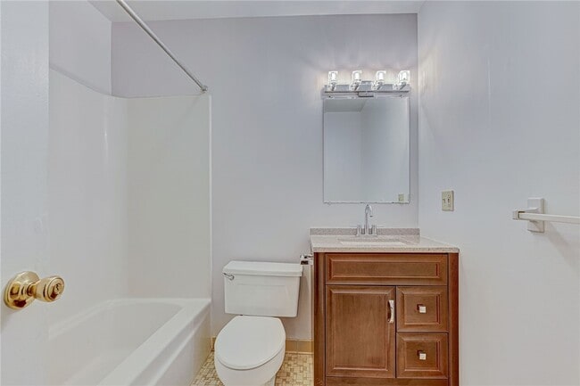 Building Photo - 79 Wintergreen Way