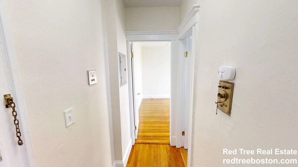 Building Photo - 1175 Boylston St