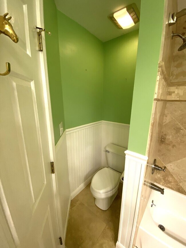 Building Photo - 4224 Evergreen Dr