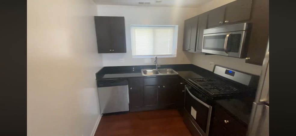 Building Photo - 2530 W Fitch Ave