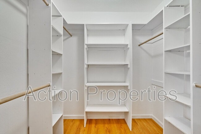 Building Photo - 505 Cypress Point Dr