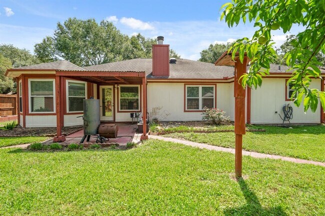 Building Photo - 2641 Village Way Dr.