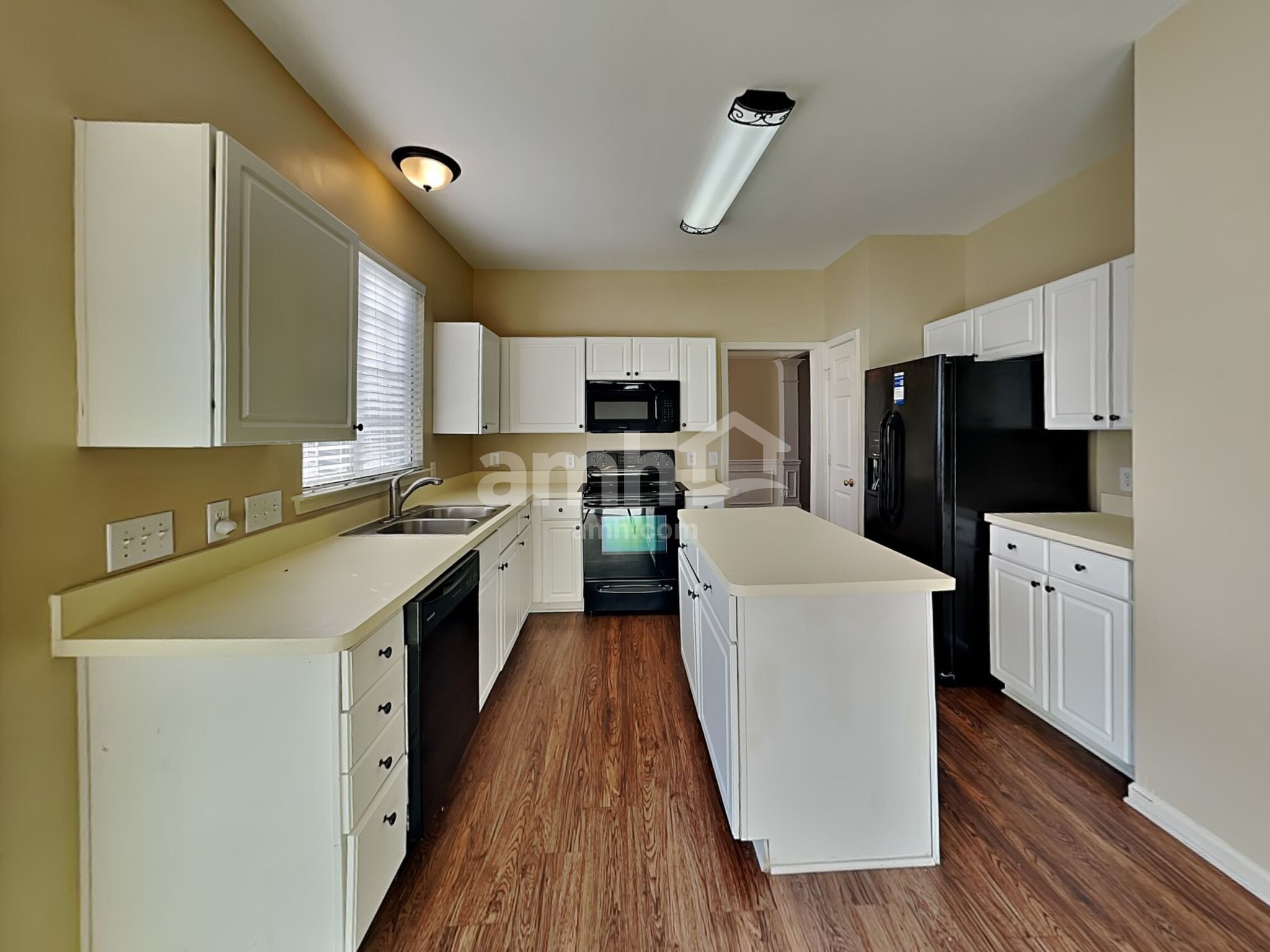 Building Photo - 8933 Coppermine Ln