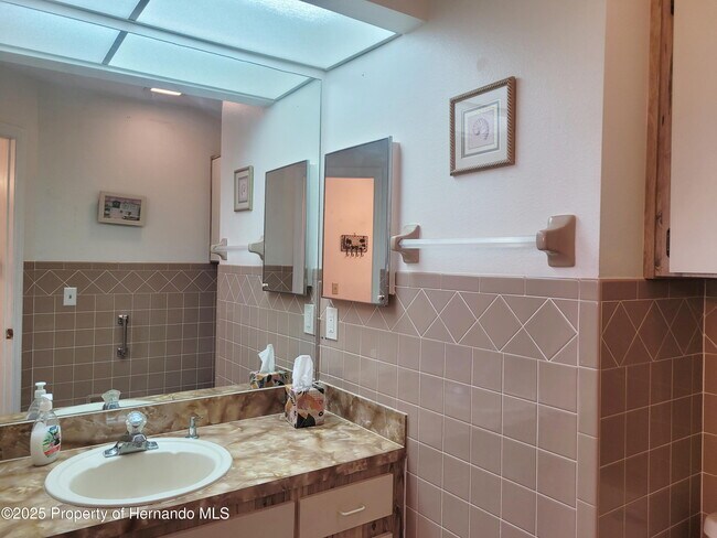 Building Photo - 7559 Heather Walk Dr