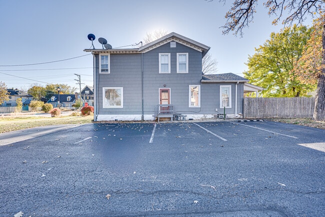 Building Photo - 79 S 4th St