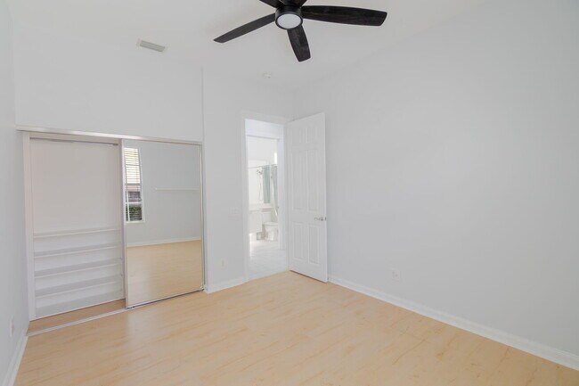 Building Photo - 4786 Blossom Dr