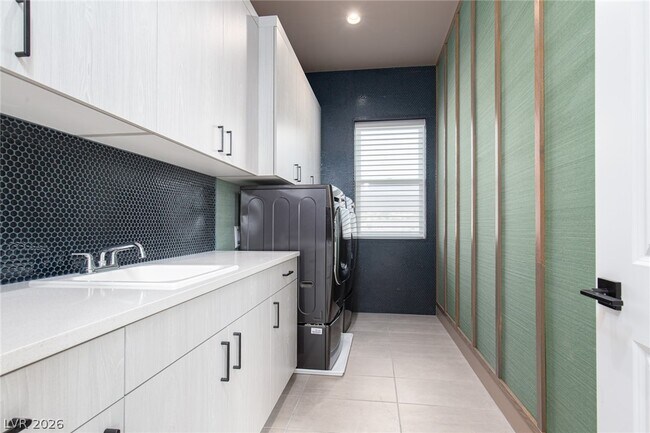 Building Photo - 10797 Canyon Bloom Dr