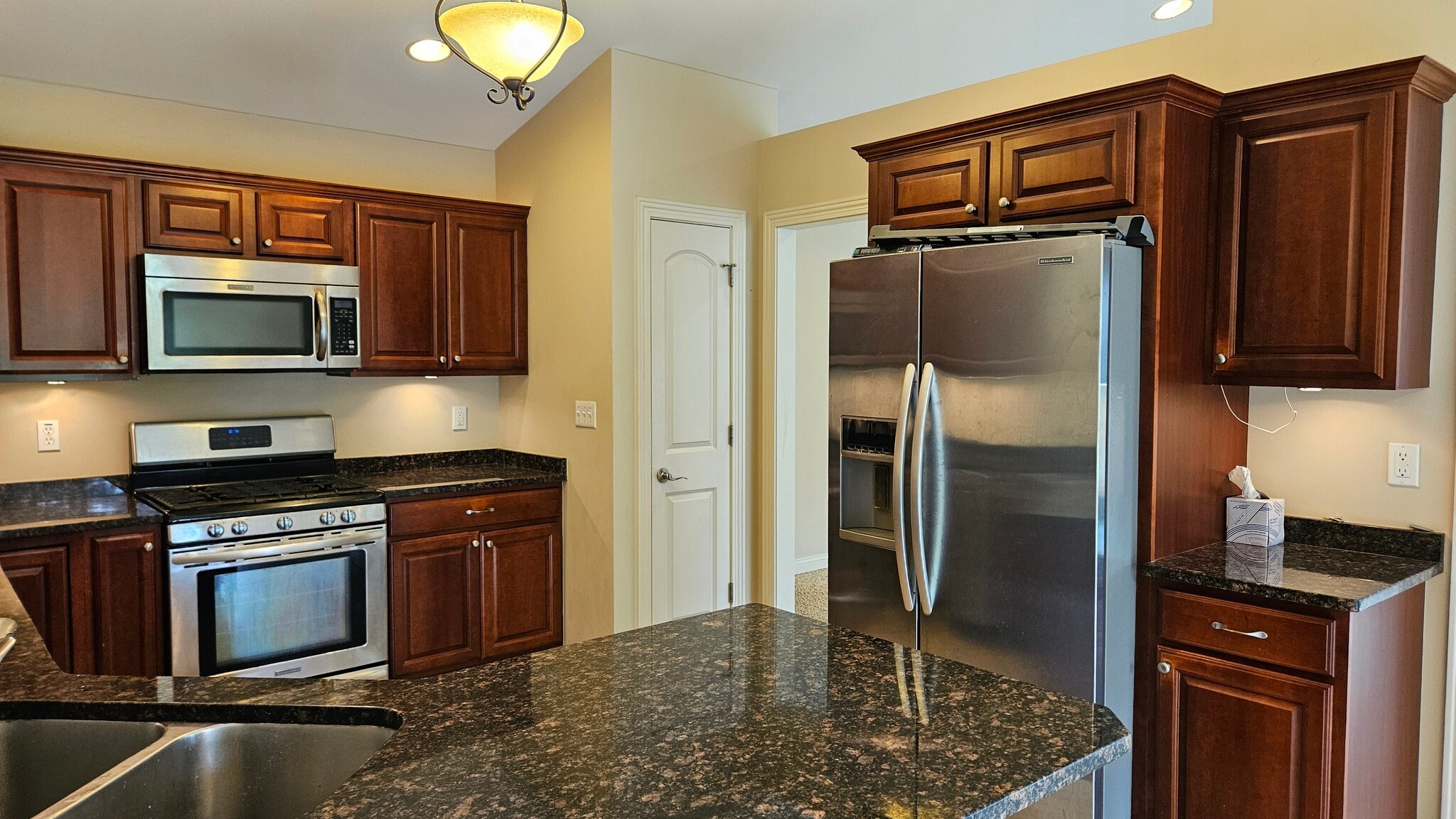 Building Photo - 801 Veterans Ln