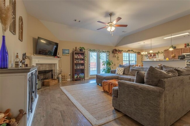 Building Photo - 820 Sunset Ct