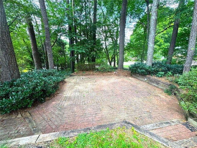 Building Photo - 5338 Roberts Dr