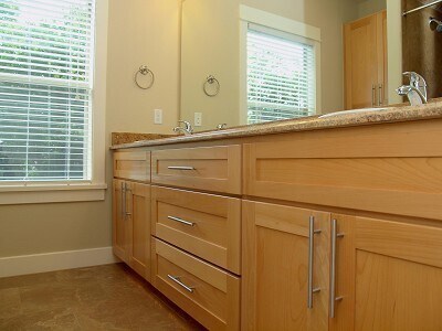 Building Photo - UT PRE-LEASE: Beautiful, Recently Constructed 6 bed/ 4 ba home in North Loop Area, Mins to UT