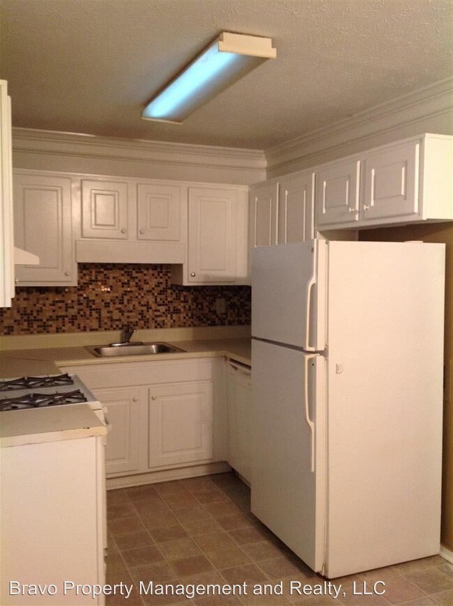 Building Photo - 3072-3078 Destin Cir