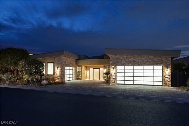 Building Photo - 675 Scenic Rim Dr