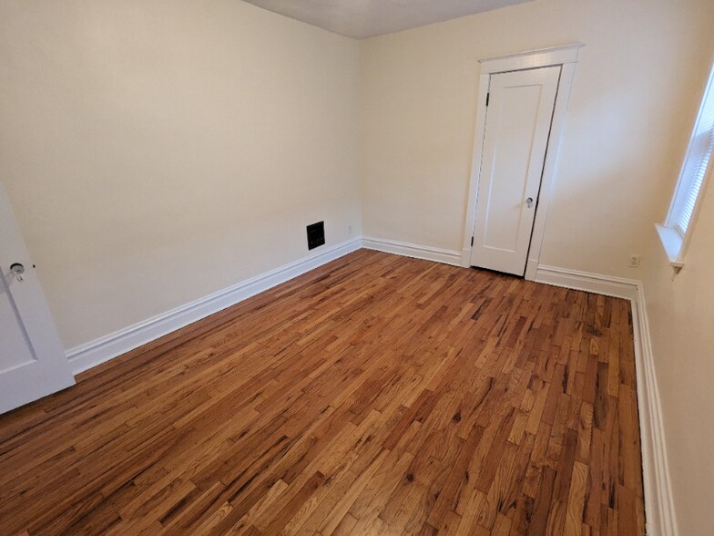 Building Photo - 5127 Goethe Ave