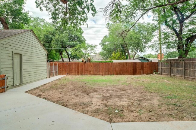 Building Photo - Pre-lease Summer 2026! Beautiful Tech Terrace Home! Full of Character!