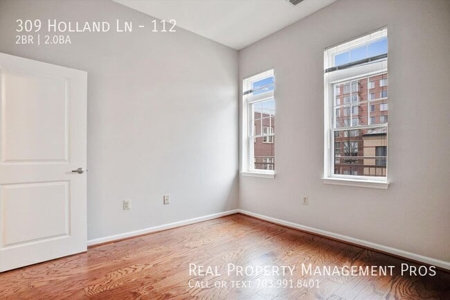 Building Photo - 309 Holland Ln