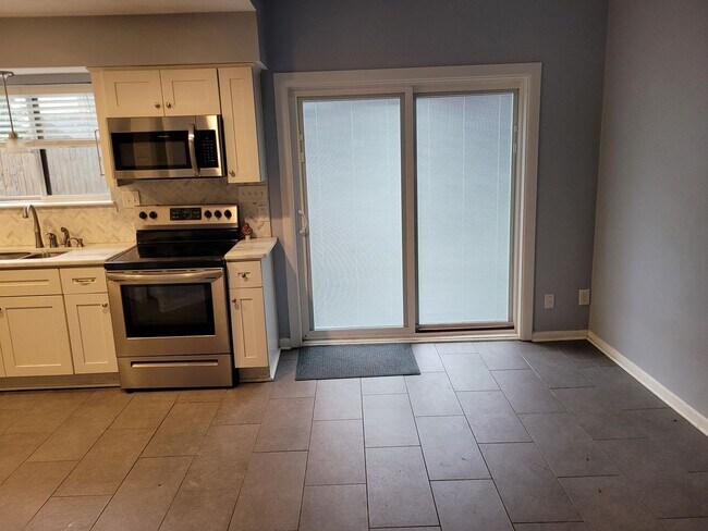 Building Photo - REAGAN WOODS Cul-De-Sac Home