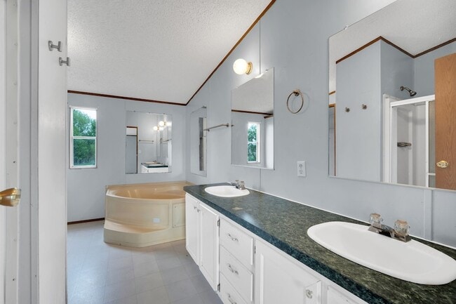 Building Photo - 110 Private Rd