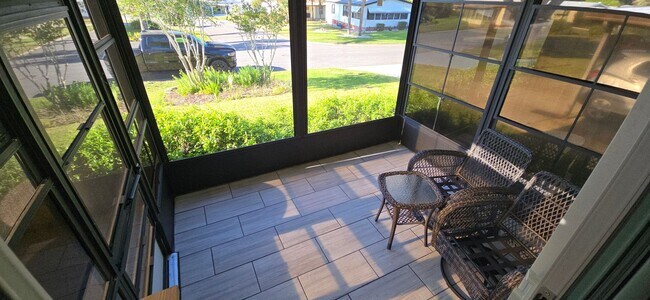 Building Photo - M1715 Pebble Beach Ln (VO/M10)
