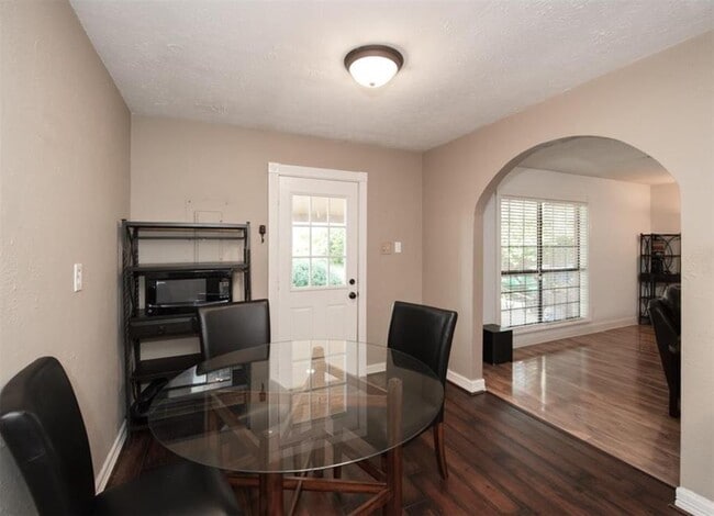 Building Photo - 17618 Autumn Trails Ln