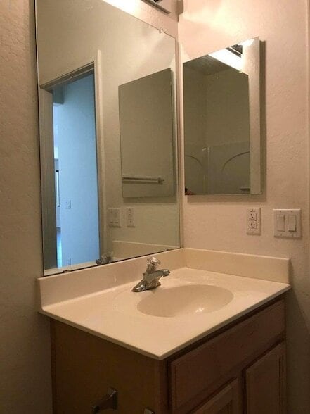 Building Photo - 7323 W St Charles Ave