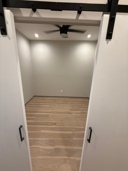 Bedroom Entry - 2602 Huntingdon Ave