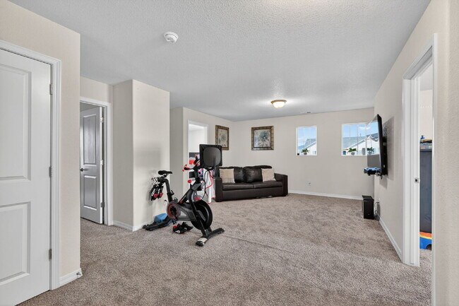 Building Photo - "Spacious 4-Bed Sanctuary with 3.5 Baths in Fountain, CO – Your Perfect Home Awaits!"