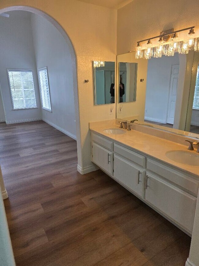 Building Photo - Newly Renovated Temecula 3 Bedroom Home!