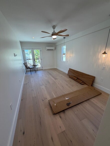 Bright Master Bedroom with Juliet Balcony - 301 Lugonia St
