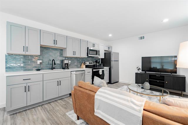 Building Photo - 601 N Ewing Ave