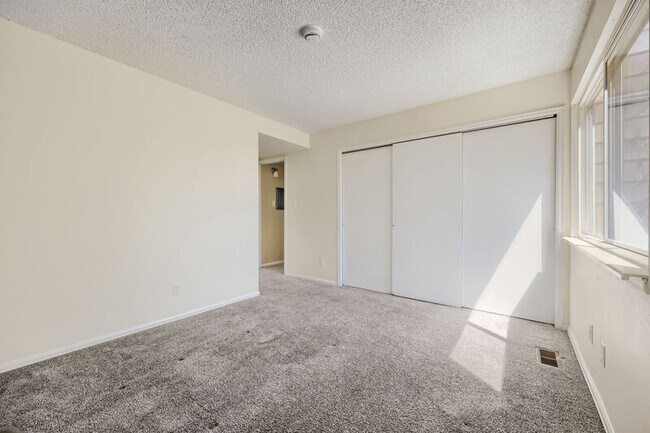 Building Photo - 1012 Moorings Dr