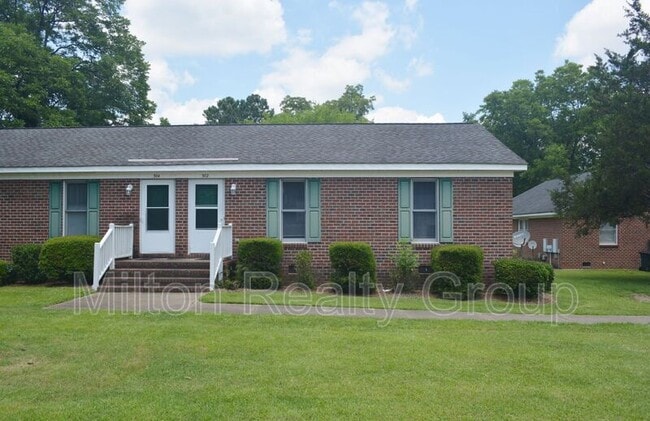 Primary Photo - 302 Killigrey St