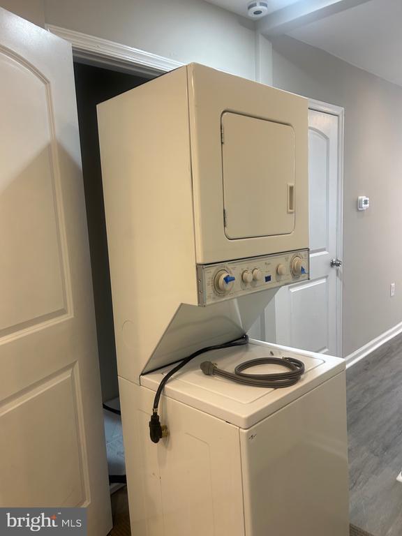 Building Photo - 1705 N Mount St