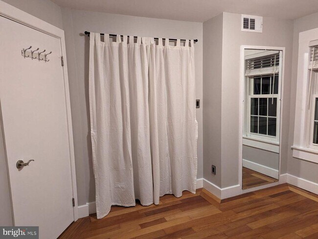 Building Photo - 1800 Dewitt Ave