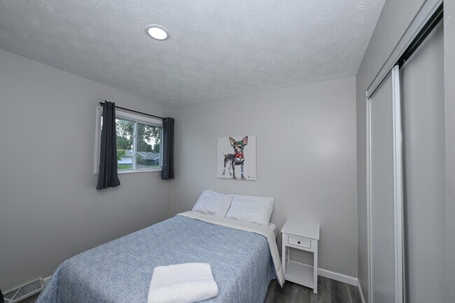 Building Photo - 5962 Kimberly Dr