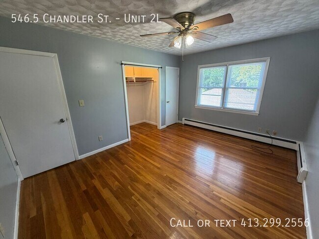 Building Photo - 546.5 Chandler St