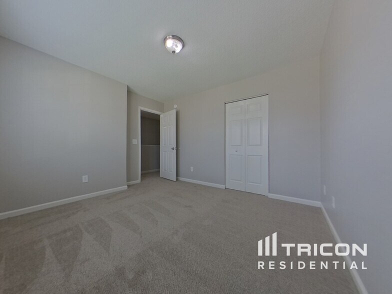 Building Photo - 113 Fox Grove Cir
