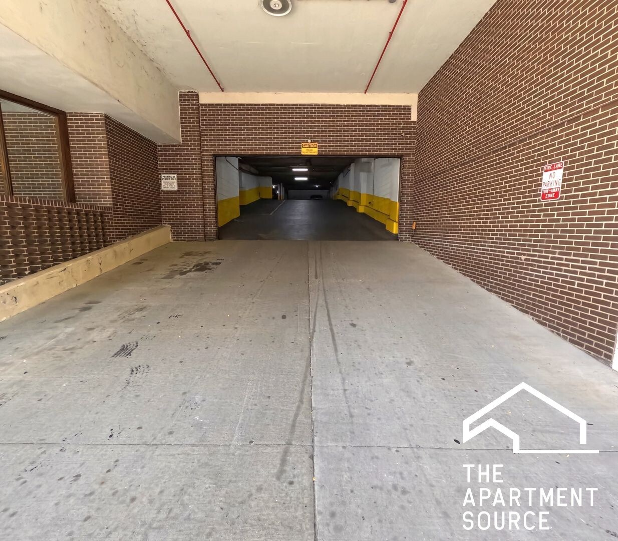 Building Photo - 6325 N Sheridan Rd