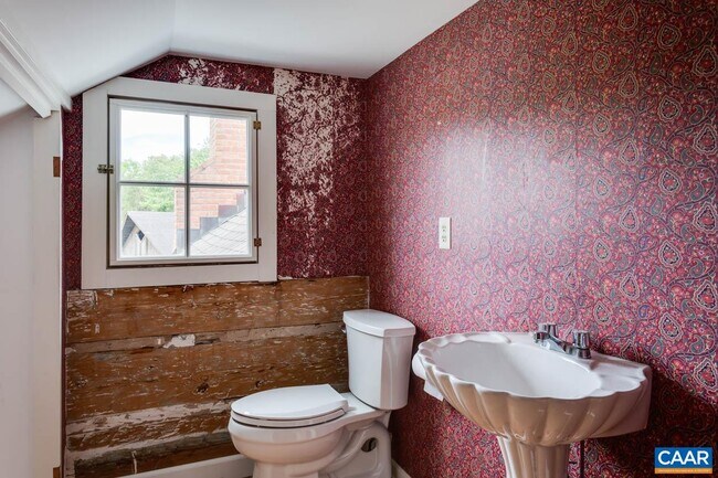 Building Photo - 1522 Oak Hill Ln