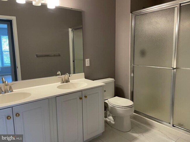 Building Photo - 30 Bridle Ct