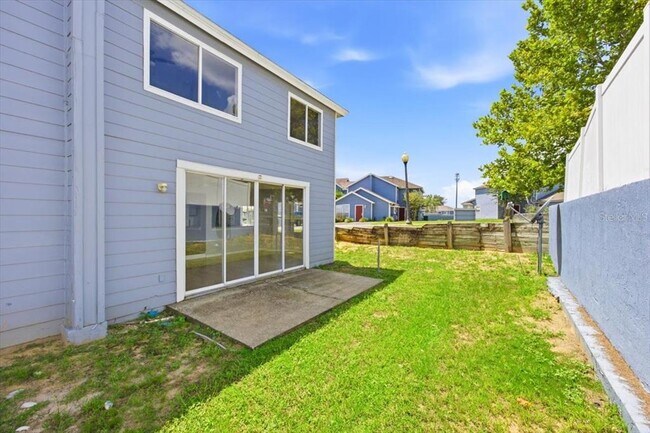 Building Photo - 102 Mango Dr
