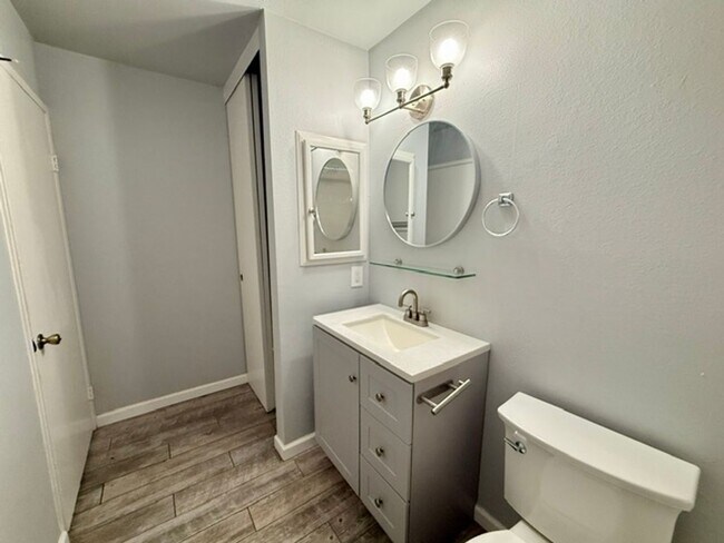 Building Photo - Updated 1 bedroom-1 bath, First Floor Condo in Desirable Rancho Mission Villas