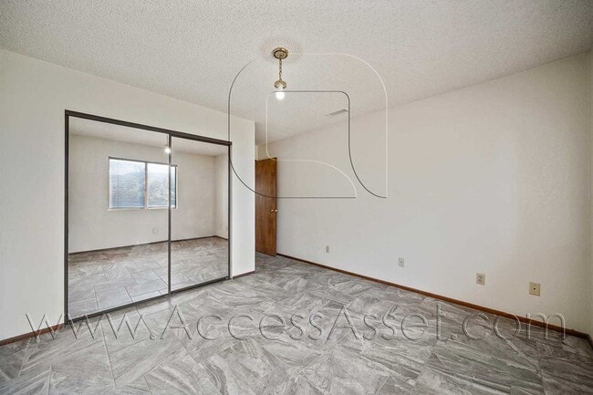 Building Photo - Charming 3 Bedroom Home with Spacious Yard in Wildomar