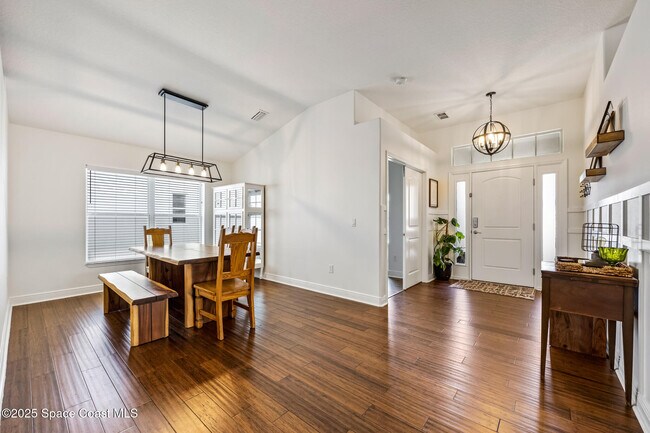 Building Photo - 1236 Alaqua Way