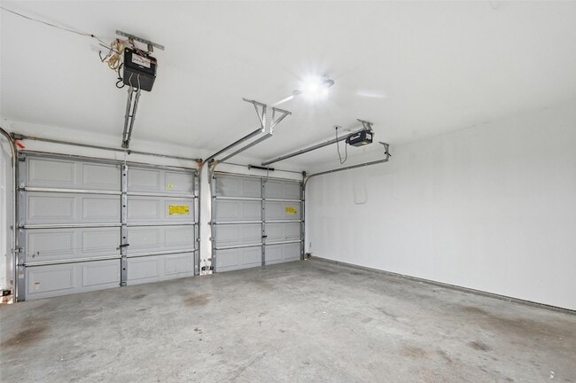 Building Photo - 9842 Wake Bridge Dr