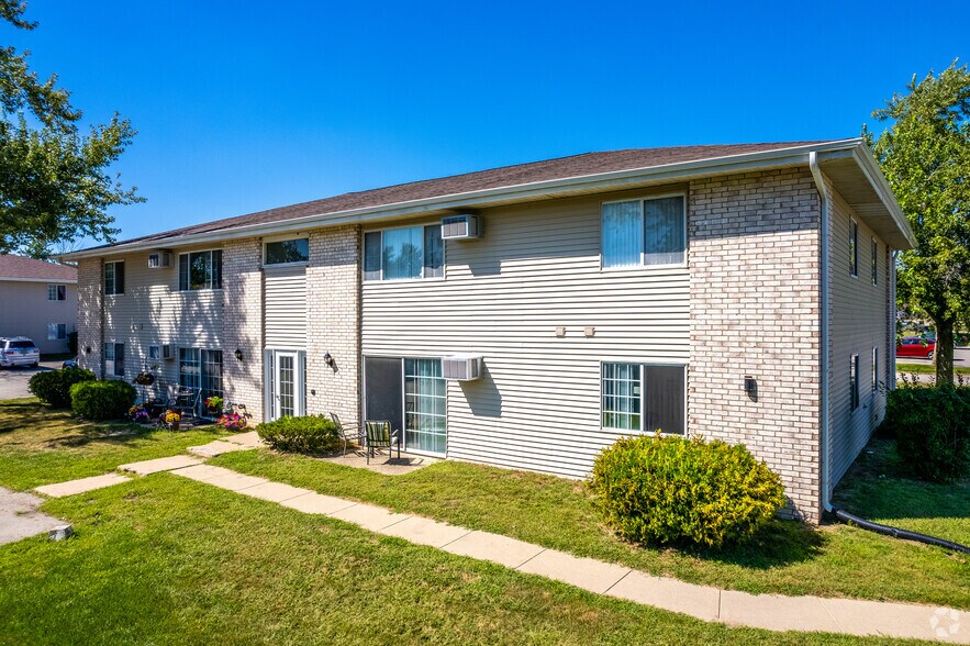 Blair Ridge Apartments 3424 Hemlock Dr NE Cedar Rapids IA 52402