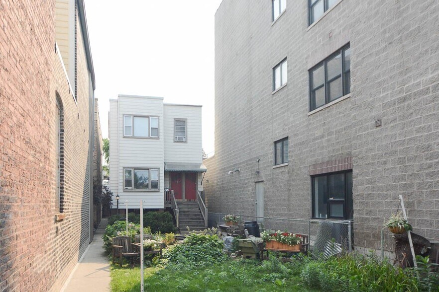 Primary Photo - 3426 N Lincoln Ave